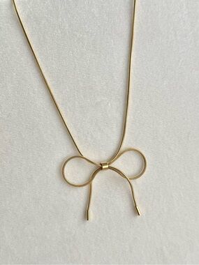 Snake Chain Bow Choker Necklace | 18k Gold Plated